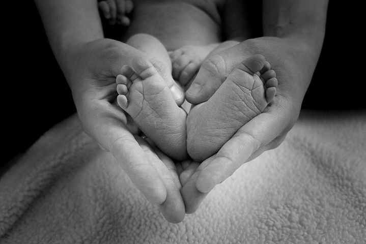 baby-feet-1527456__480